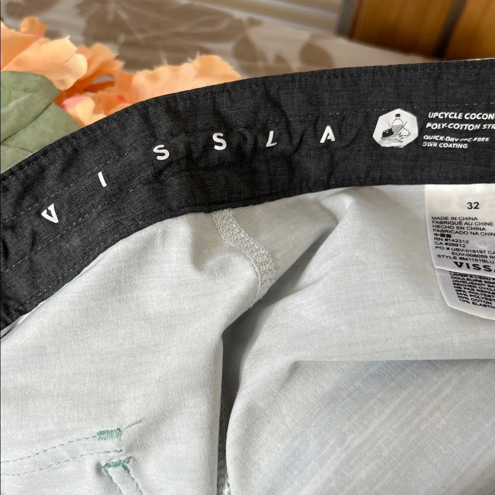 Vissla Men's Blurry Horizions Boardshorts Size 32
